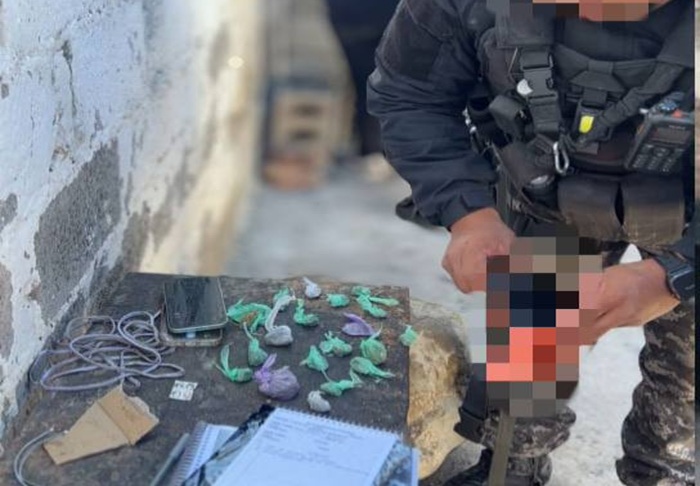 Causaba disturbios en barrio Belgrano y le encontraron 19 «bochitas» de marihuana