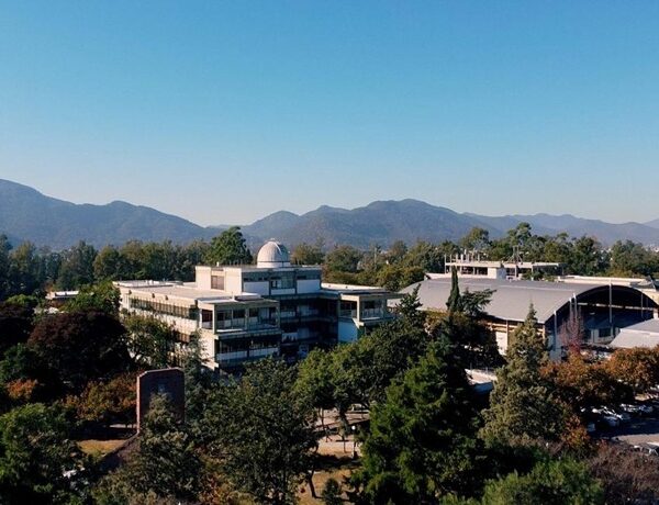 En Salta investigan a dos estudiantes por crear imágenes sexuales falsas con IA
