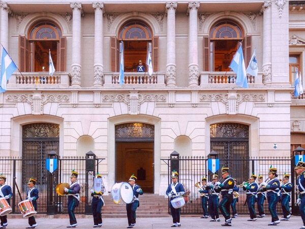Jujuy celebró la Vigilia Patria con gran convocatoria en Plaza Belgrano y el Cabildo
