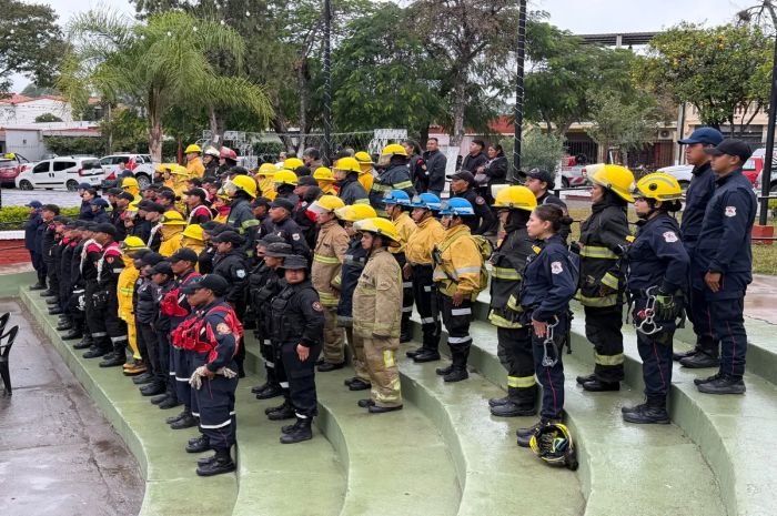 Bomberos voluntarios de toda la provincia celebraron su día con un acto en Monterrico