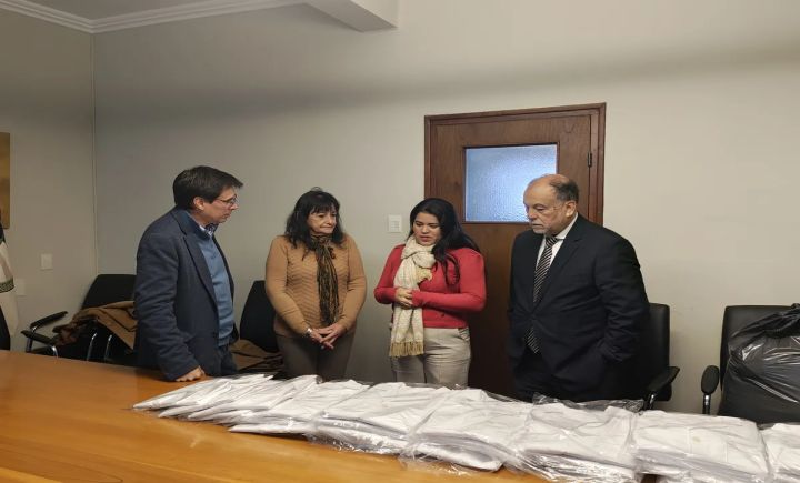 El Gobierno de Jujuy entregó guardapolvos escolares para estudiantes de El Talar