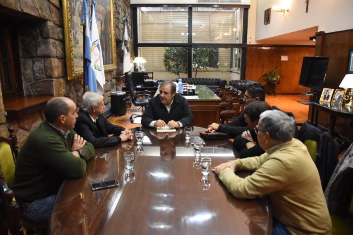 Bernis recibió a productores y autoridades de la Cámara del Tabaco para analizar la situación del sector