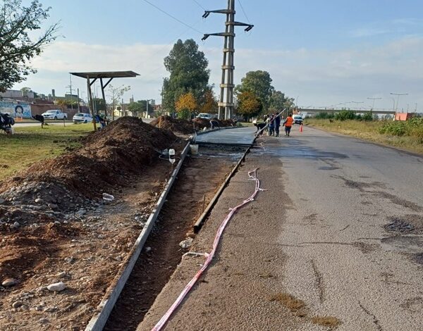 Concretaron la primera dársena en la colectora de la Ruta Nacional 66