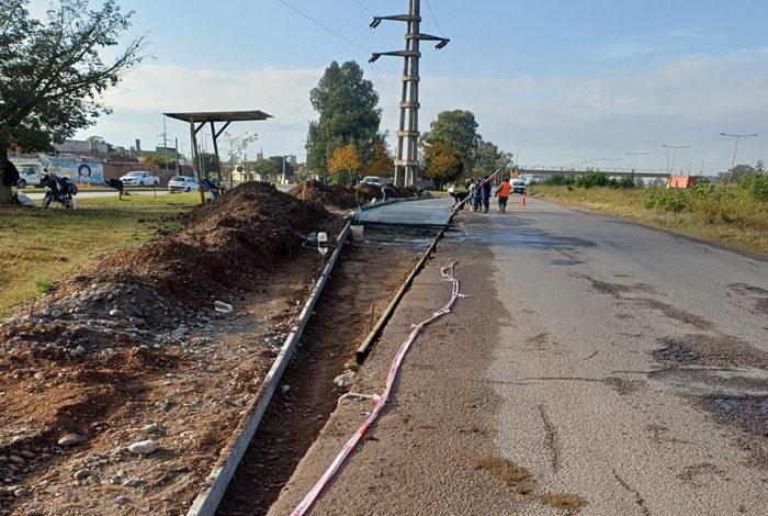 Concretaron la primera dársena en la colectora de la Ruta&hellip;
