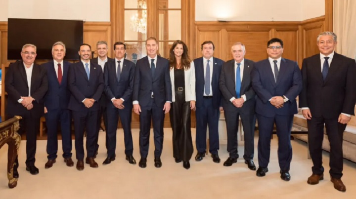 Diego Santili se reunió con 13 gobernadores provinciales