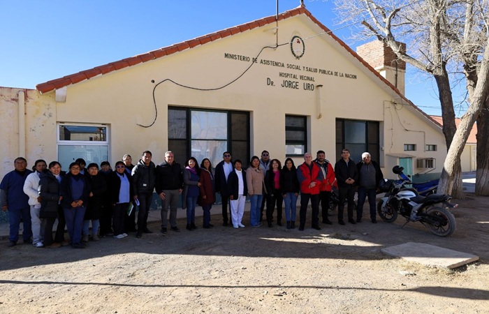 El ministro Manzur entregó equipamiento y encabezó mesas de trabajo en hospitales de La Quiaca y Abra Pampa
