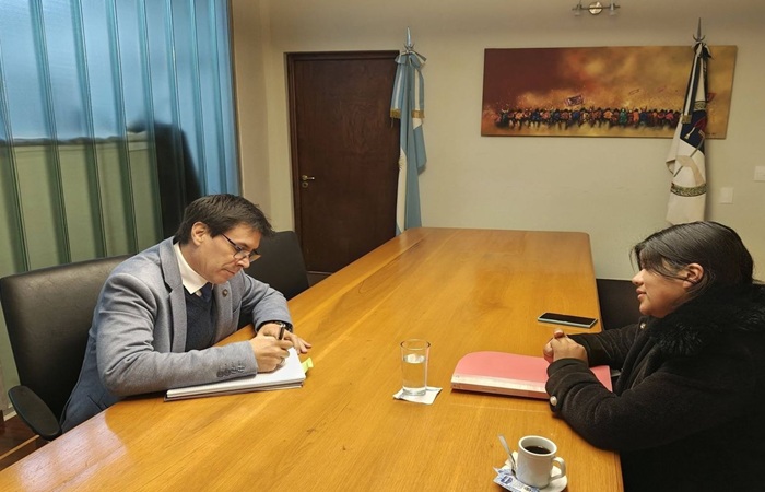 El ministro de Hacienda recibió a la comisionada municipal de Cátua