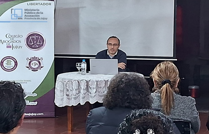 El fiscal Lian Resúa disertó en una jornada académica sobre la audiencia de control de acusación
