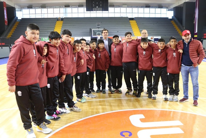 Sadir acompañó a la delegación jujeña que competirá en el Argentino de Federaciones de Básquet