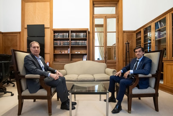 Santilli recibió al gobernador de Jujuy Carlos Sadir en Casa Rosada