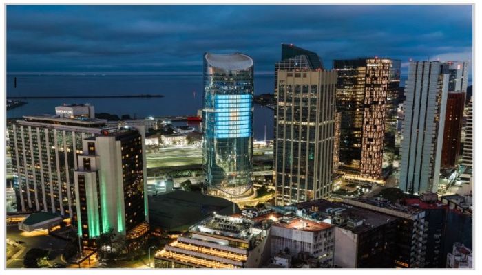La Torre Macro ubicada en Buenos Aires, vuelve a vestirse&hellip;