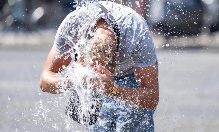 «Infierno en Europa»: Se derriten semáforos y adaptan edificios contra el calor