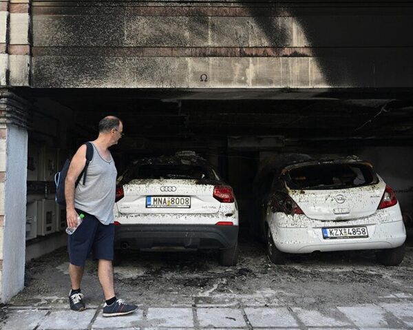 Tres detenidos en Grecia por atentados mortales contra políticos