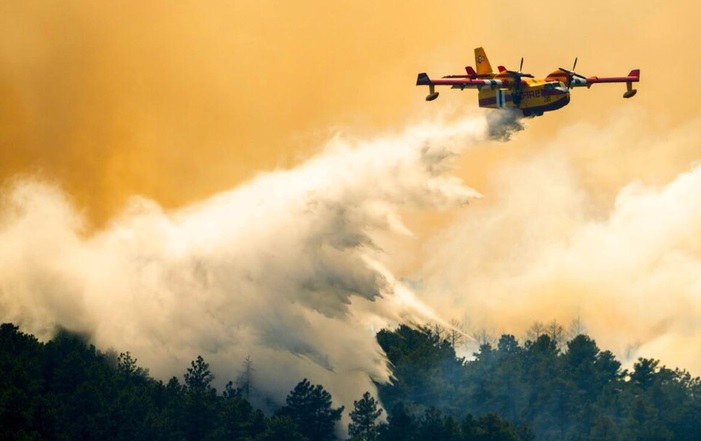 Incendio forestal en Colorado provoca evacuaciones masivas y destrucción de estructuras