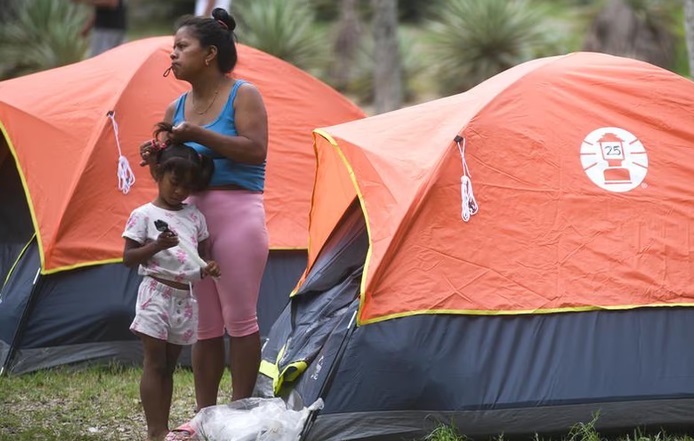 Autoridades venezolanas reportan 12.806 damnificados ubicados en refugios tras sismos