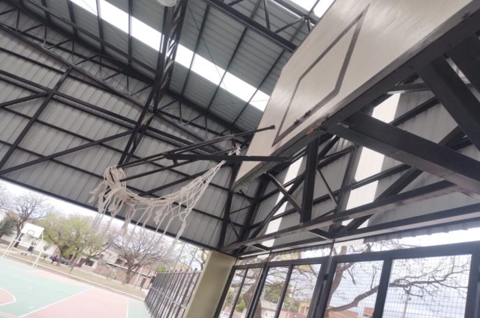 A días de su inauguración vandalizaron el multiespacio Santa Rita