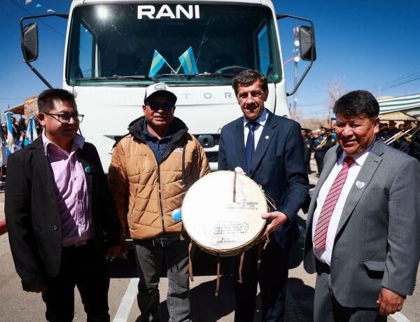 Carlos Sadir acompañó el 143° aniversario de Abra Pampa y ratificó su compromiso con la ciudad