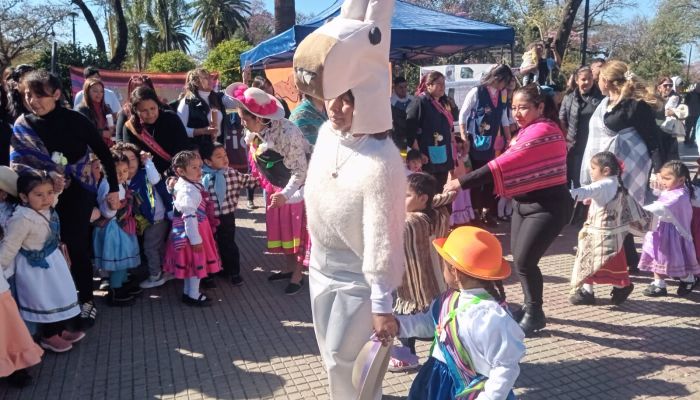 El C.D.I. de San Pedro de Jujuy recreo el emotivo Éxodo Jujeño en la plaza central de la ciudad