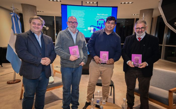 Feria del Libro Jujuy 2026: El intendente Jorge acompañó la presentación del libro “Alfonsín y los intelectuales”