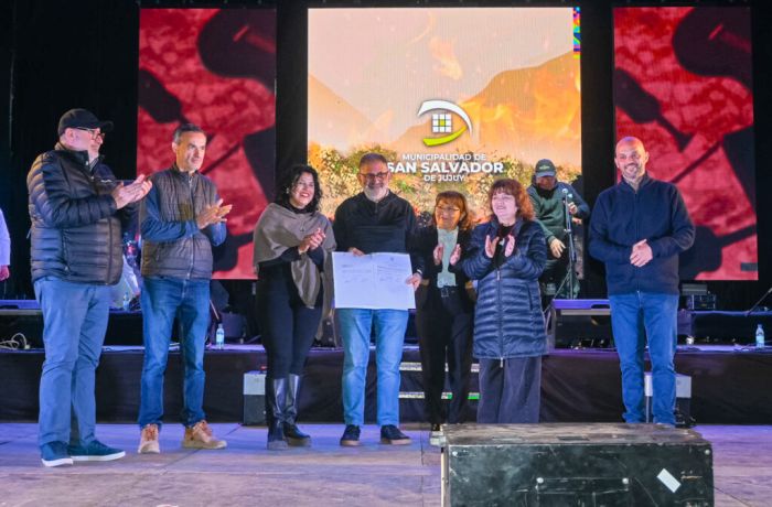 Una multitud acompañó la primera noche del Festival Nacional del Éxodo Jujeño en Ciudad Cultural