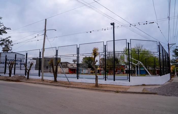 La Provincia avanza con obras de renovación de polideportivos en El Carmen