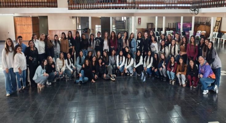 FNE: Previo a la Elección de Capital, las candidatas fortalecen sus vínculos durante los ensayos