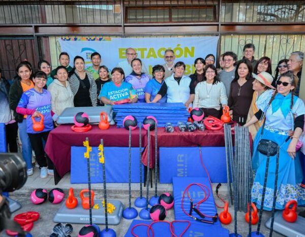 El intendente Jorge entregó equipamiento deportivo al equipo de trabajo de Estación Saludable