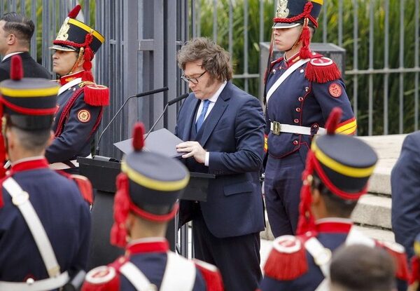 Javier Milei encabezo el acto por San Martín en Retiro