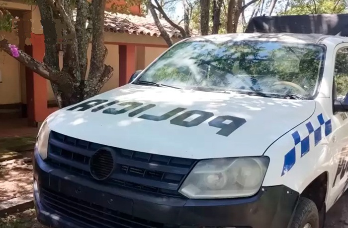 Usaban a una menor de 15 años para comercializar estupefacientes desde una camioneta y terminaron detenidos