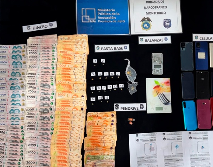 Hay dos detenidos: Desmantelan punto de venta de droga en Monterrico