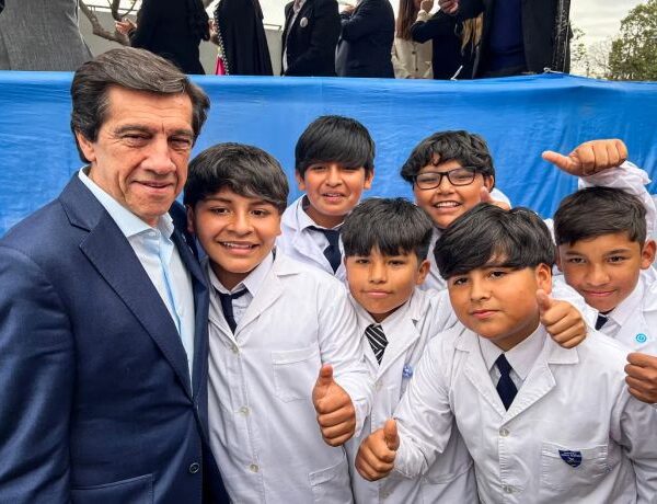 El gobernador Sadir destacó las obras en el barrio Alberdi y reafirmó el compromiso con el federalismo