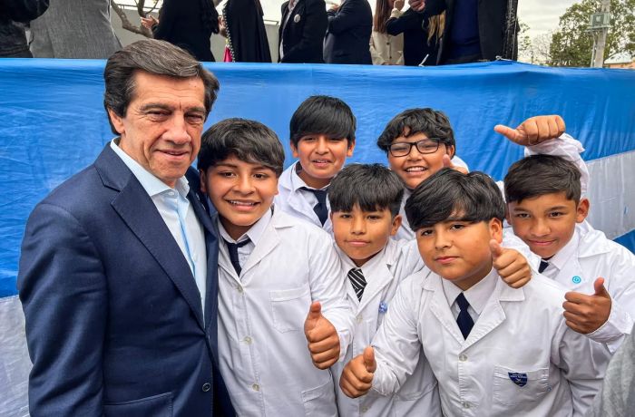 El gobernador Sadir destacó las obras en el barrio Alberdi…