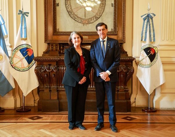 Sadir recibió a la embajadora de Australia y destacó las oportunidades de cooperación en minería y energía