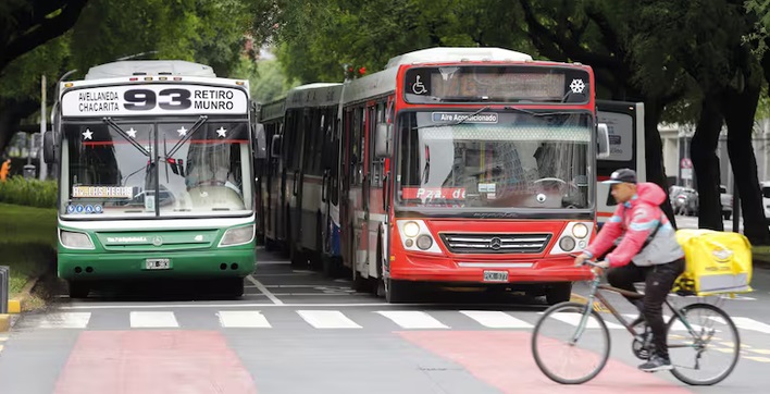 Paro de colectivos este viernes: El Gobierno enfrenta nuevo conflicto&hellip;