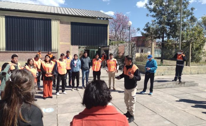 Defensa Civil capacitó a 15 escuelas para fortalecer la respuesta ante emergencias