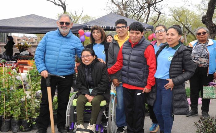 APPOJUY festejó su aniversario con una acción solidaria en beneficio del Taller de Agronomía de APPACE