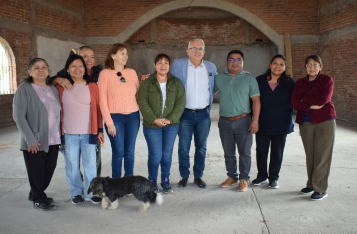 San Pedro: Avanzan las obras de remodelación del SUM y la capilla del barrio Snopek