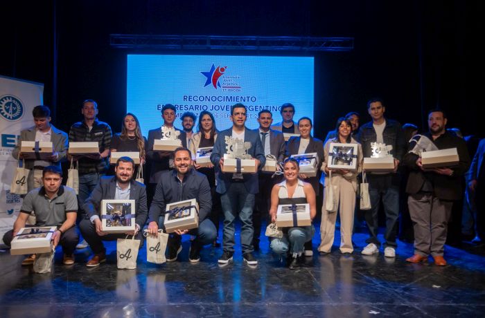 Ezequiel Escobar, fundador de uSound, recibió el premio Joven Empresario Argentino 2026