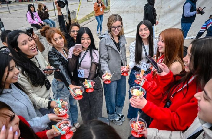 Elección Capital: Heladería Pingüino agasajó a las 59 candidatas en Ciudad Cultural