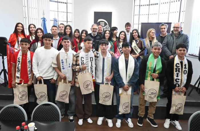 Candidatas del Depto. Santa Bárbara recorrieron la Capital y fueron…