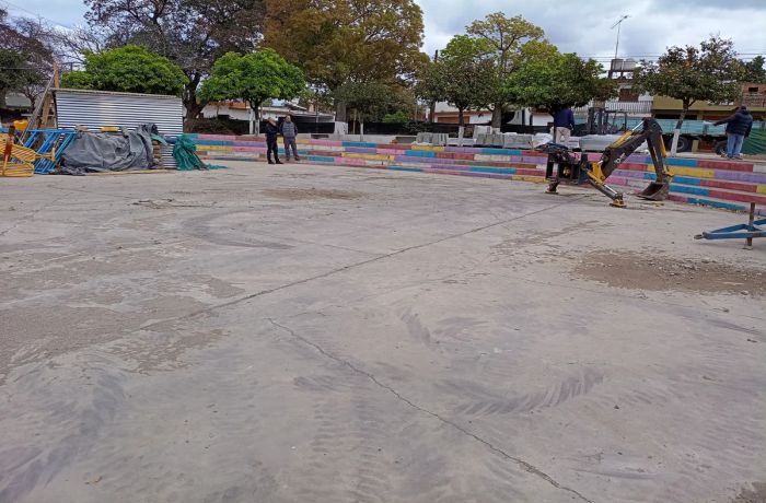 Avanzan las obras de puesta en valor de la plaza 20 de Junio de Perico