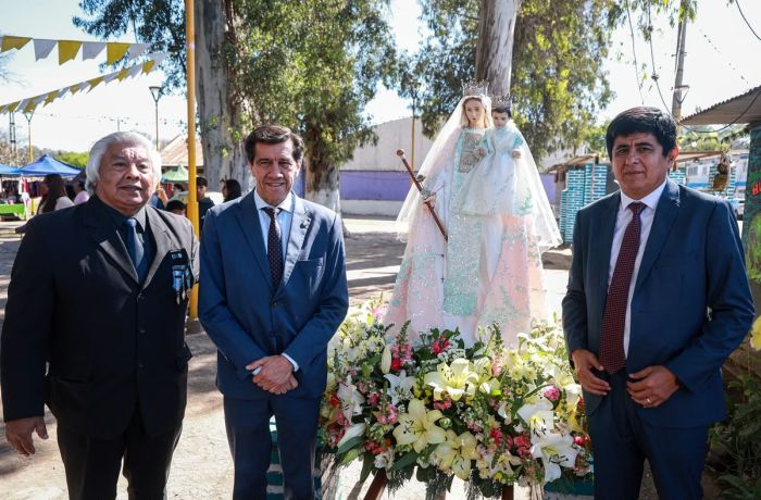 El gobernador Carlos Sadir acompañó las fiestas patronales de La Mendieta y El Piquete