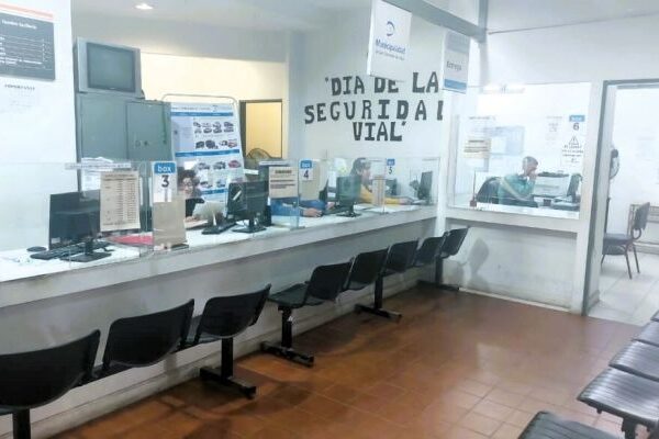Desde el lunes 28 cambia la emisión de boletas y los exámenes para licencias profesionales