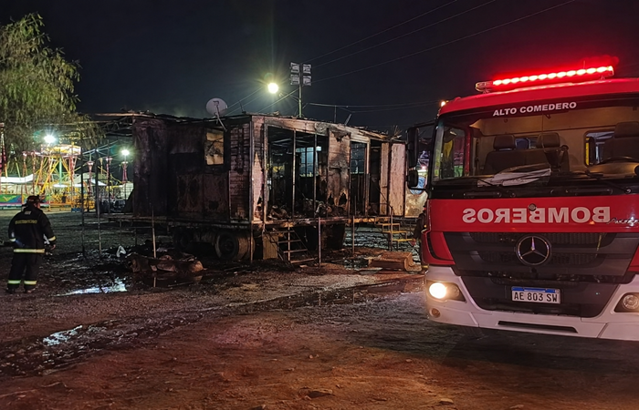 Investigan la trágica muerte de un niño durante un incendio en un parque de diversiones