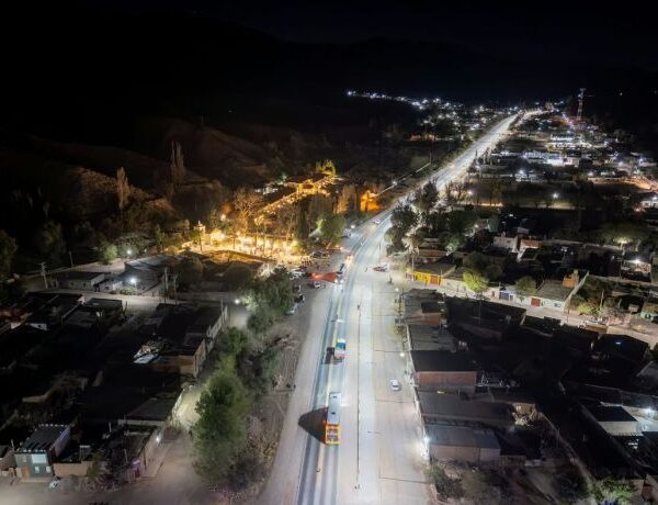 Inauguraron una nueva obra de iluminación en el acceso a Huacalera para mejorar la seguridad y el turismo