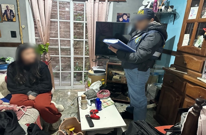 Desbaratan una banda que estafaba a clientes de una compañía de telefonía móvil