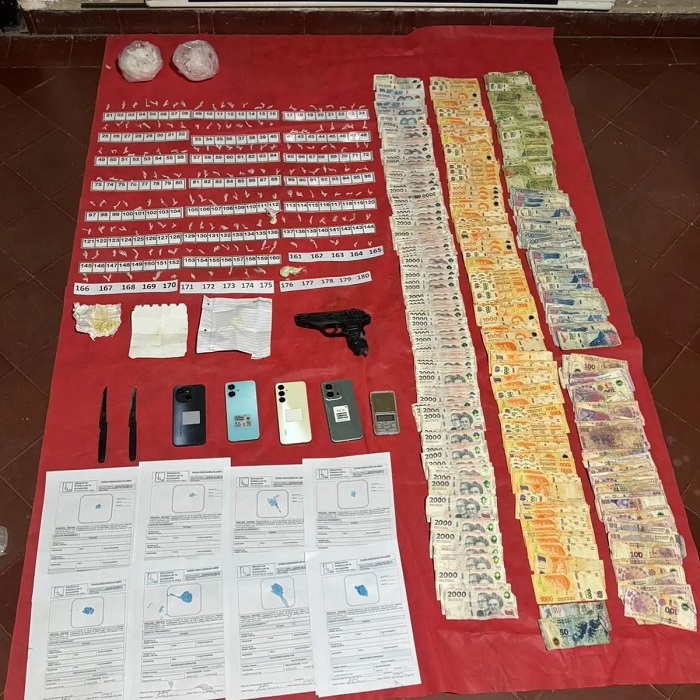 Narcomenudeo: secuestro de drogas, vehículos, teléfonos y un arma en más de 20 procedimientos