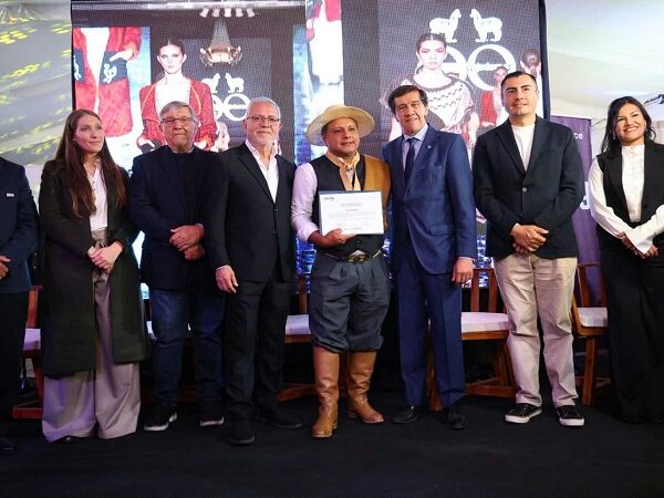 Sadir encabezó la entrega del sello Origen Jujuy y certificados de créditos
