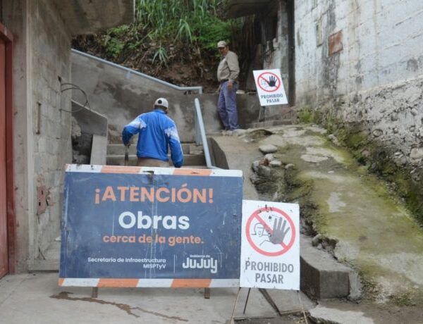 El gobierno avanza con obras de renovación en once escaleras urbanas de San Salvador de Jujuy
