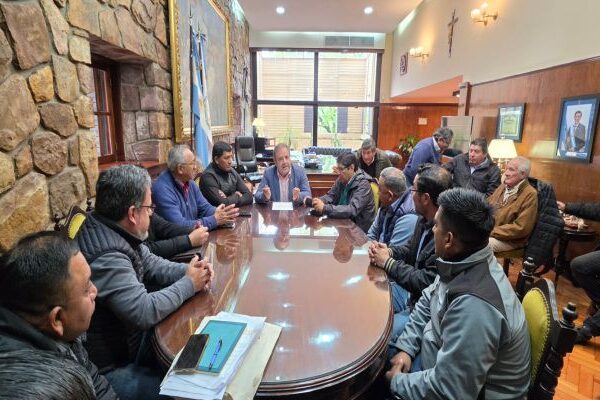 Bernis se reunió con 16 sindicatos de la CGT Ubaldini para abordar las demandas de los trabajadores